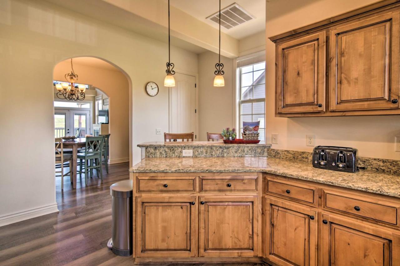 Apartamento Luxe Branson Retreat With Mtn Views And Pool Access! Exterior foto